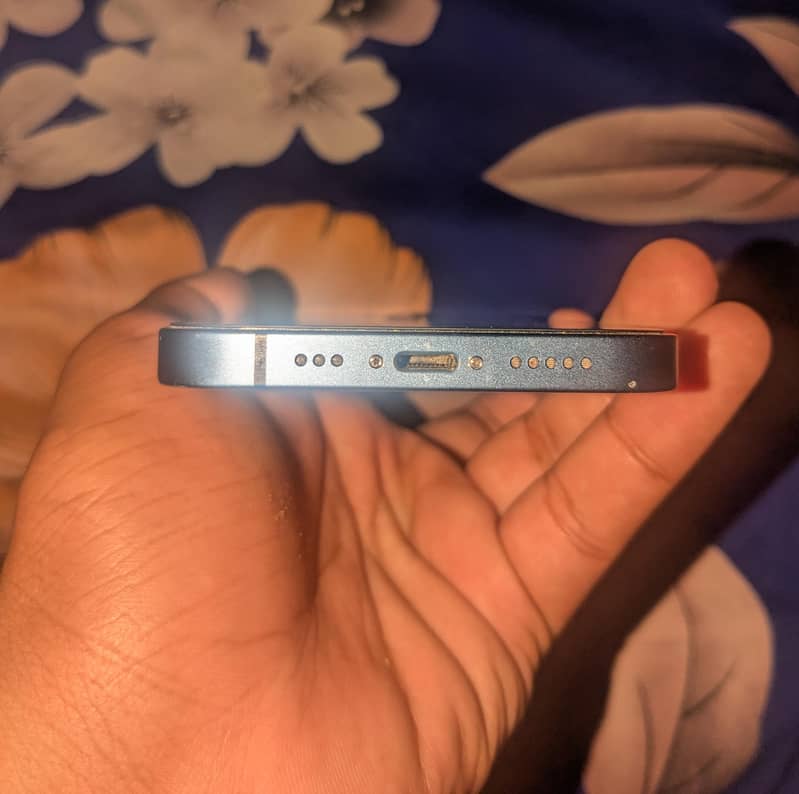 Apple iPhone 13 3