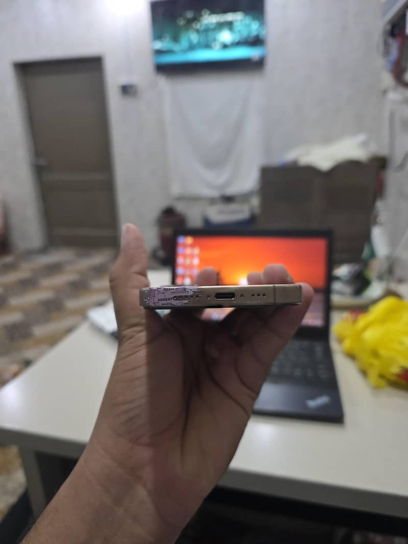 Apple iPhone 16 Pro 5