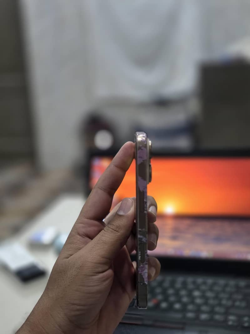 Apple iPhone 16 Pro 6