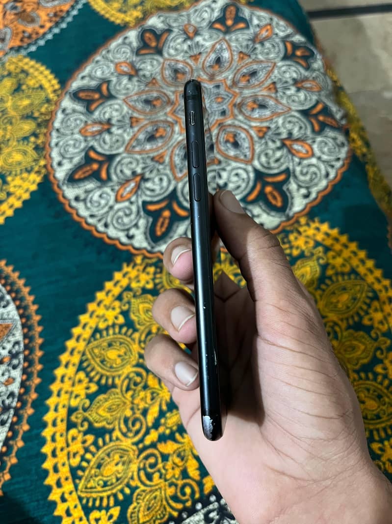 Apple iPhone 7 1