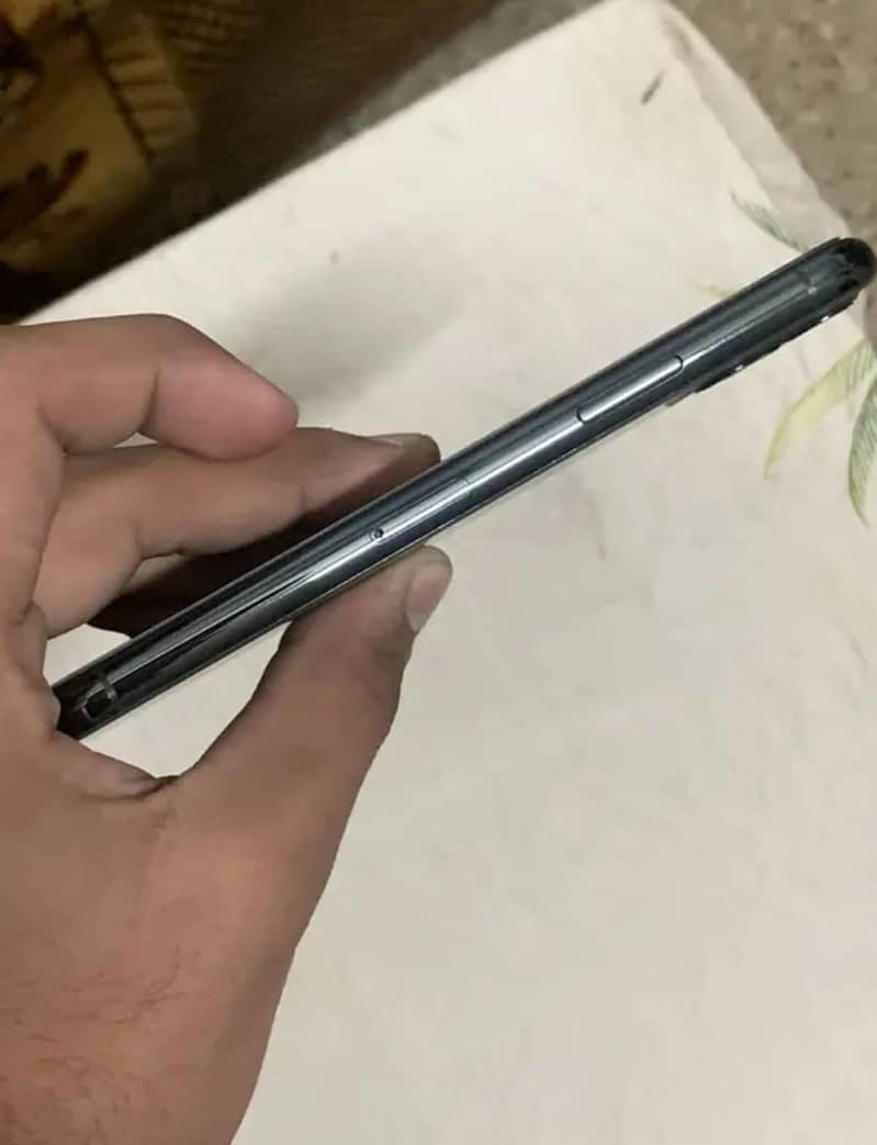 Apple iPhone 11 Pro 3
