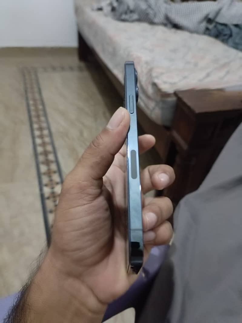 Apple iPhone 12 Pro Max 1