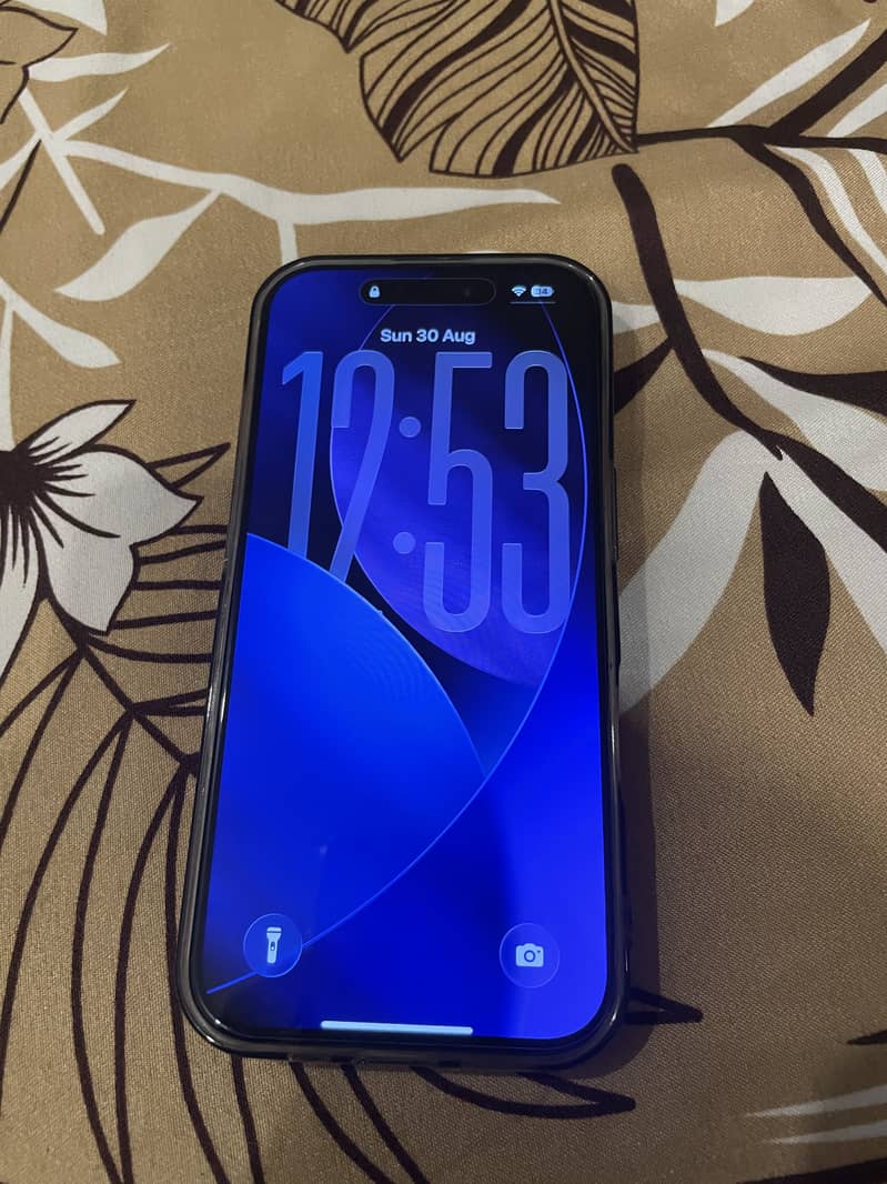 Apple iPhone 16 Pro 3