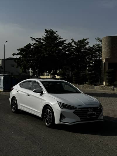 Hyundai Elantra 2022