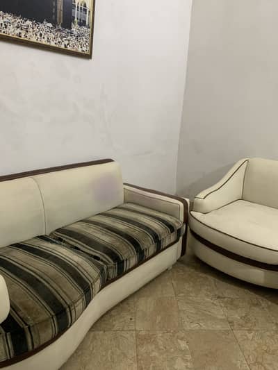 Beautiful 5 Seater Sofa Set | 3+2 Sofa | Used | Good Condition
