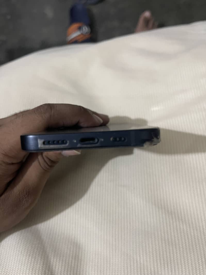 Apple iPhone 14 3