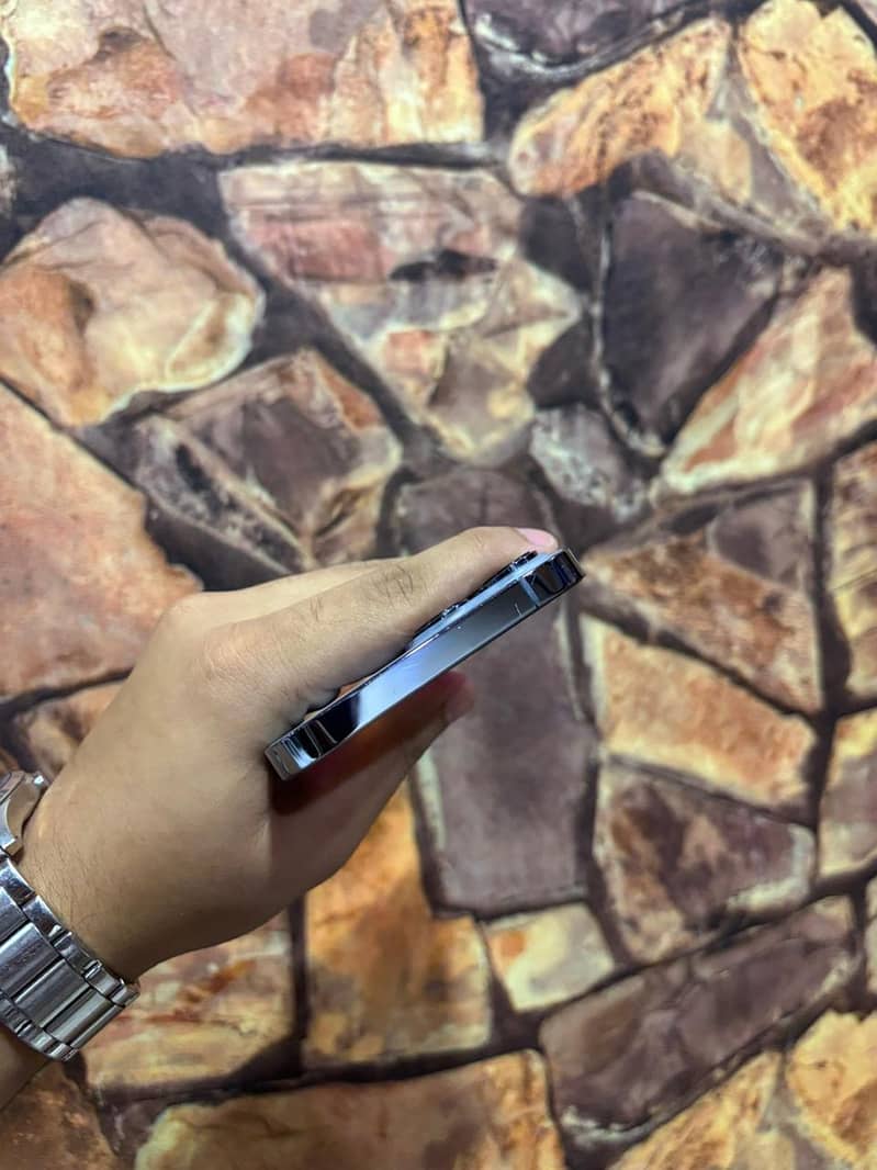 Apple iPhone 13 Pro Max 5