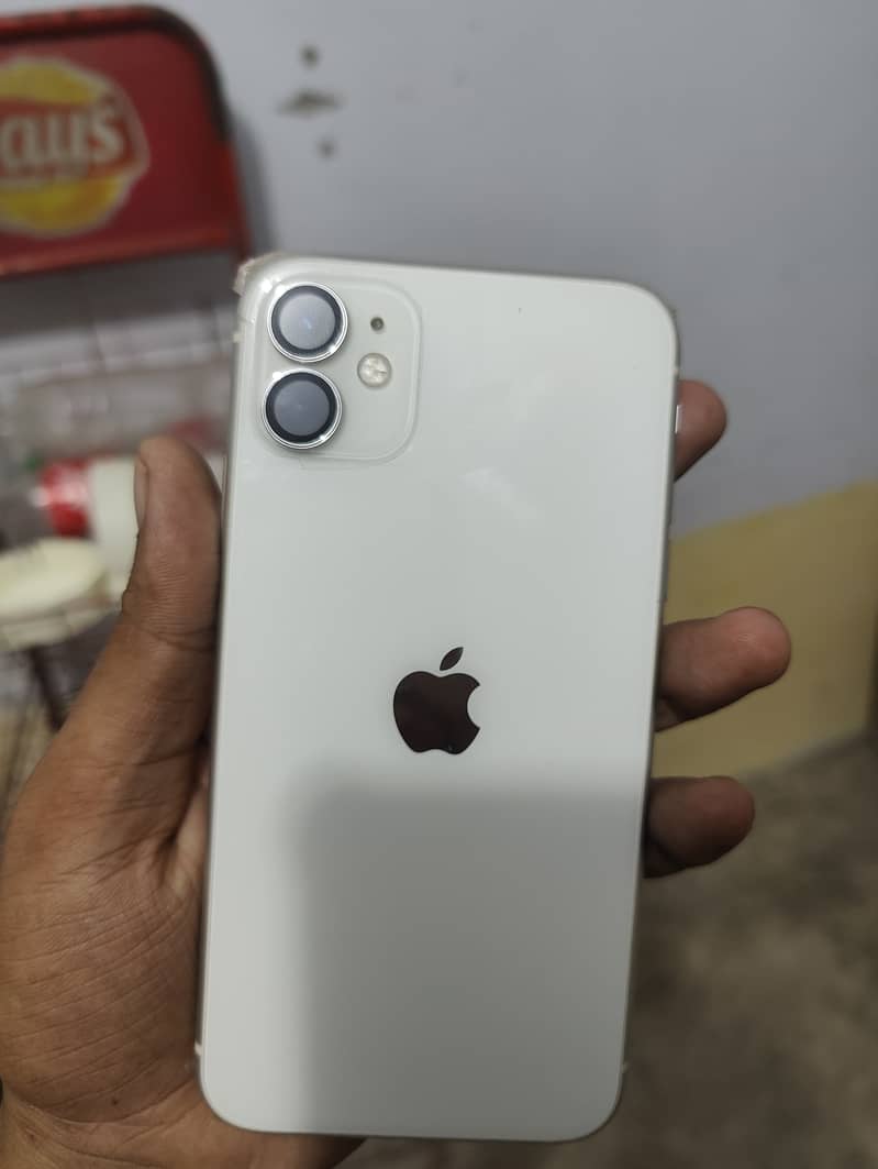 Apple iPhone 11 3