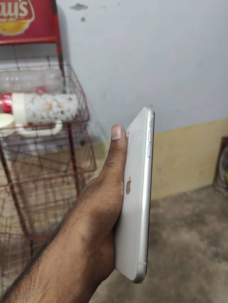 Apple iPhone 11 9