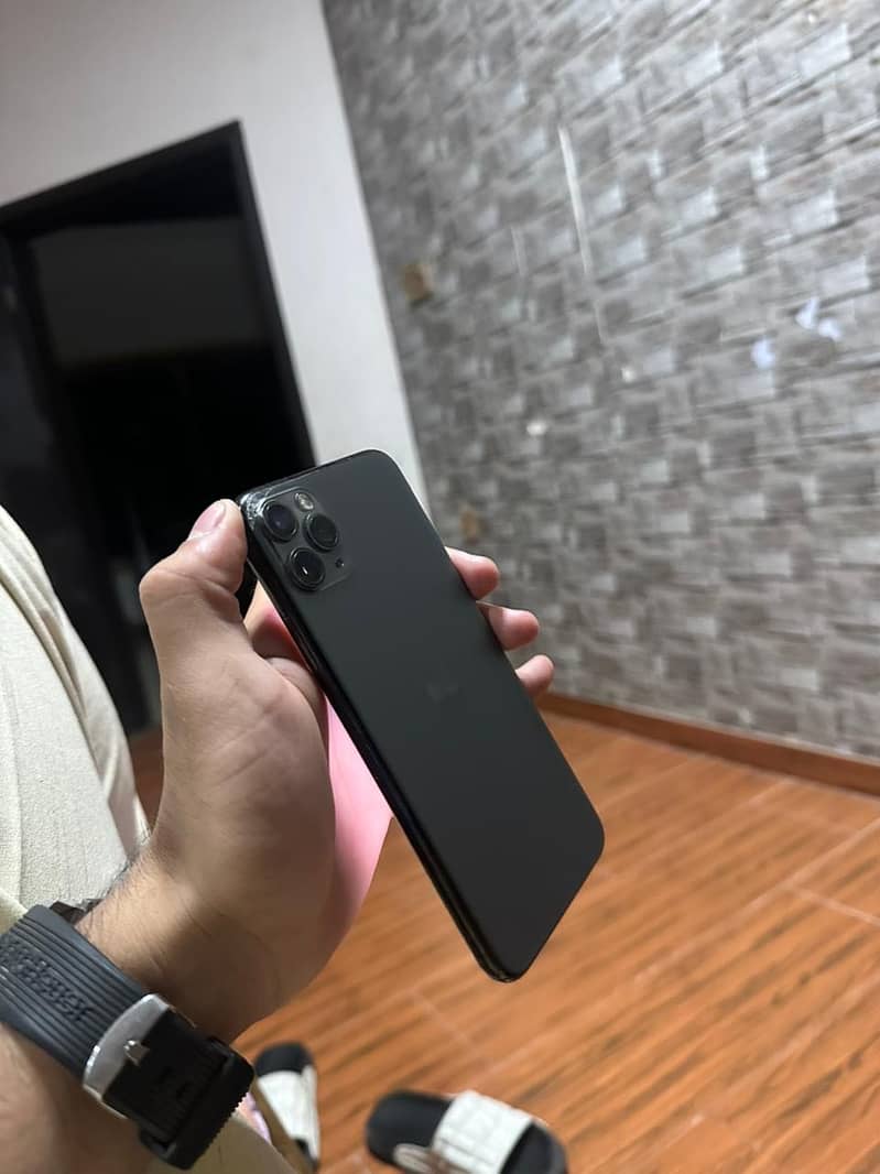 Apple iPhone 11 Pro Max 1