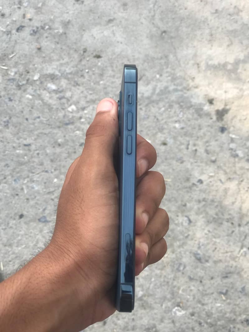 Apple iPhone 12 Pro 1