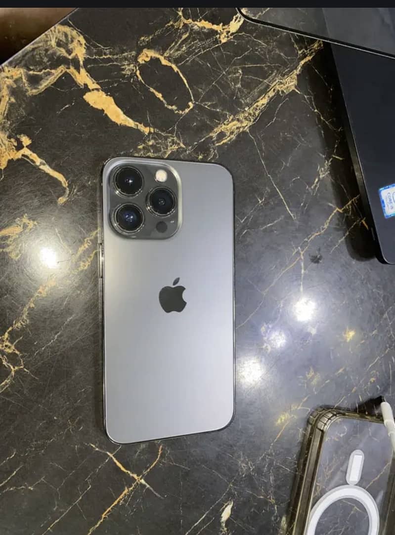 Apple iPhone 13 Pro 1