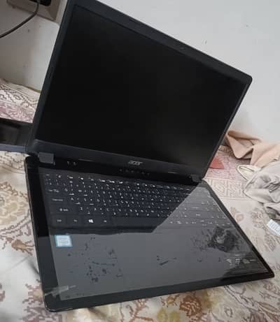 i3 6th 8GB DDR4 numpad 15.6 inch screen Clean 10/10 4+ hours battery