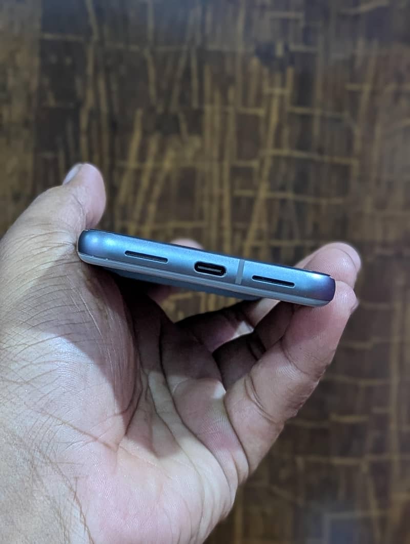 Google Pixel 8 6