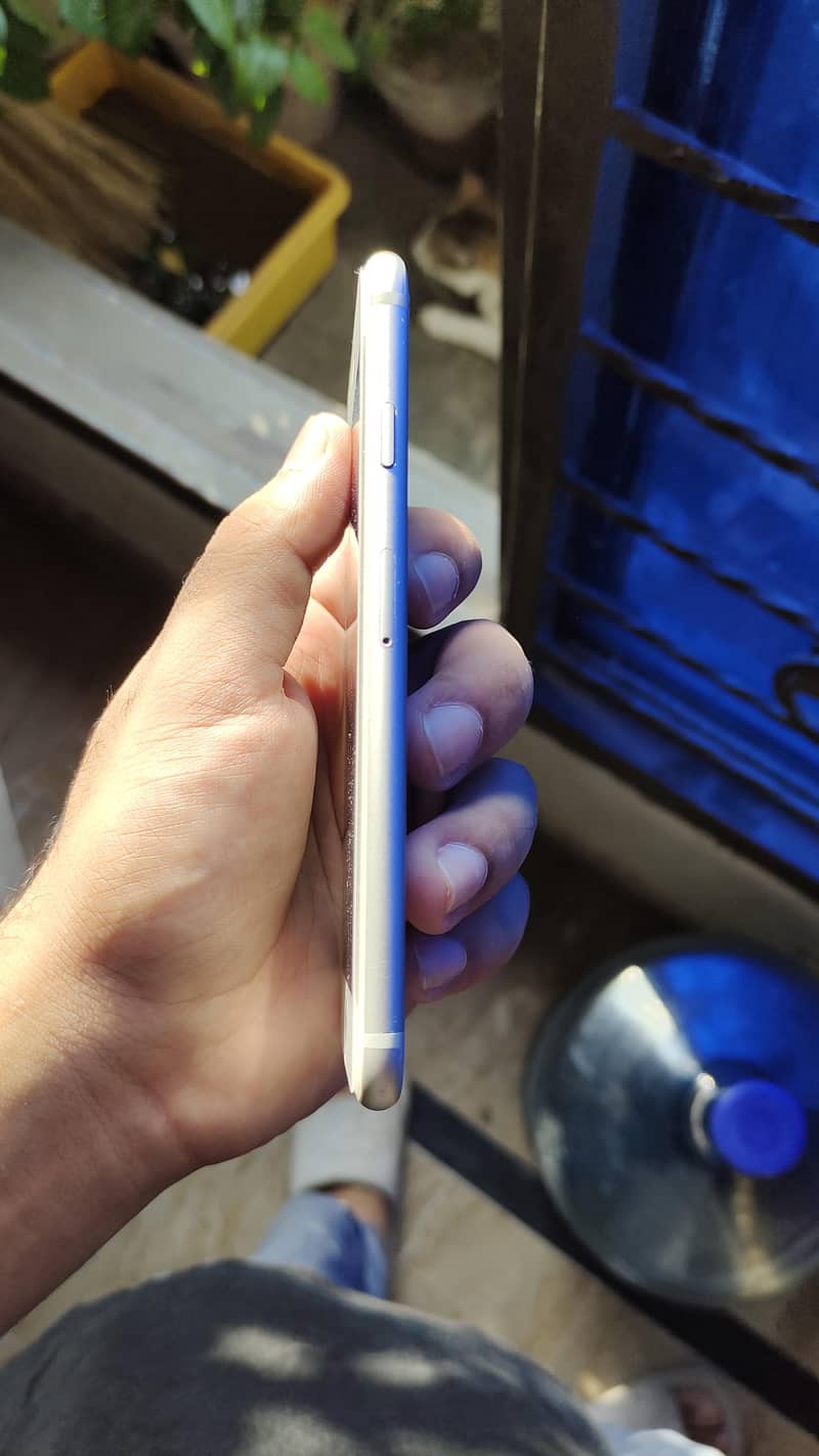 iPhone 6s 4