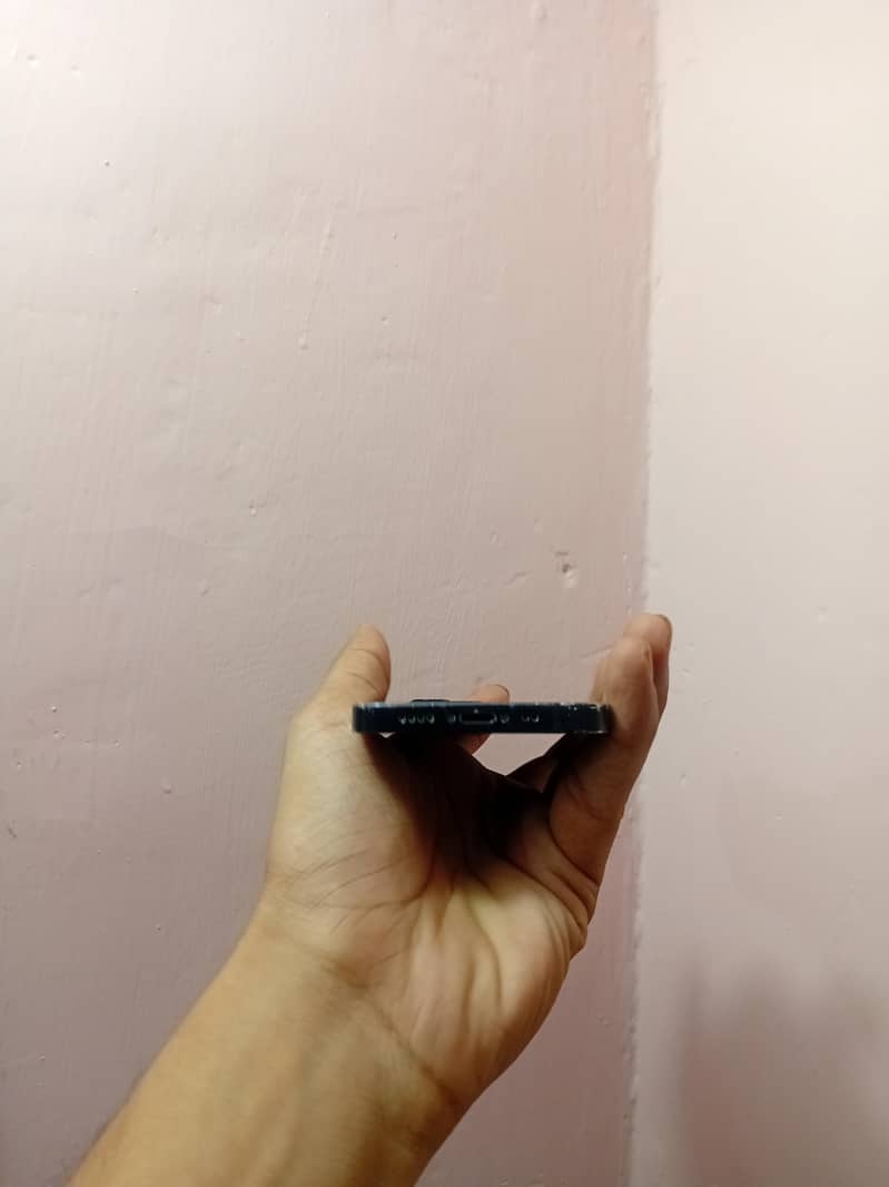 Apple iPhone 12 mini 1