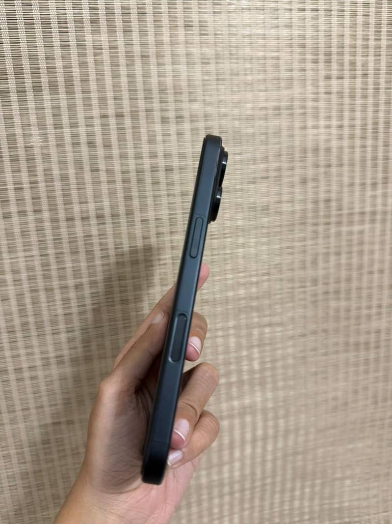 Apple iPhone 16 1