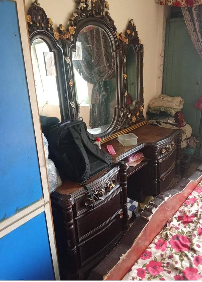 Bed dressing table 1