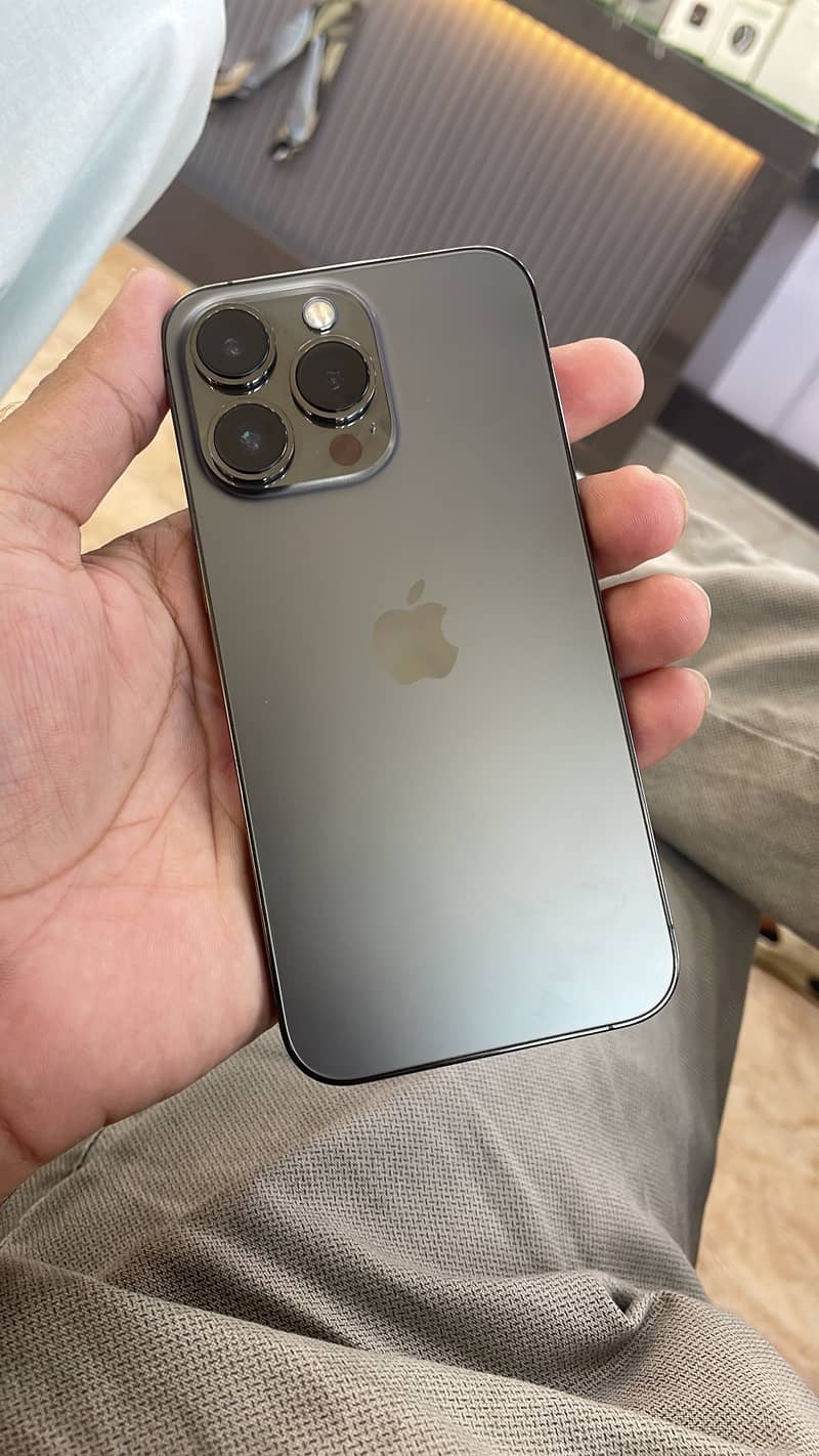 Apple iPhone 13 Pro 1