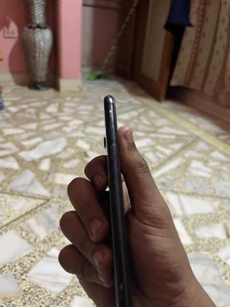 Apple iPhone 7 2
