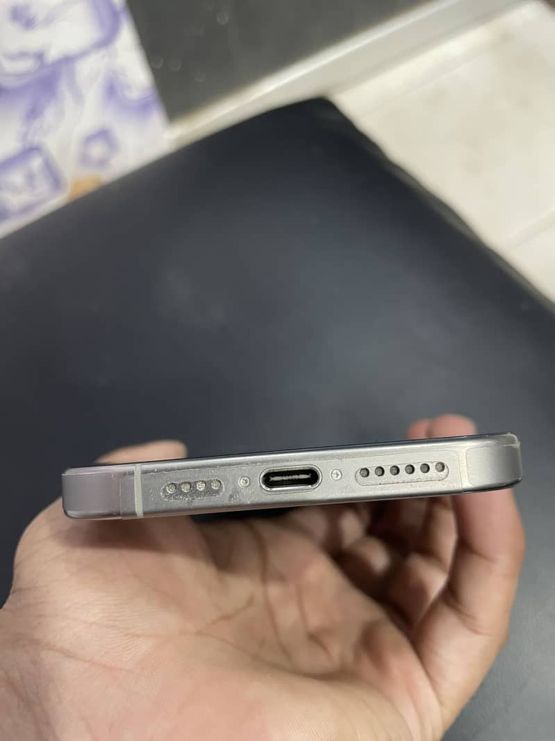 Apple iPhone 15 Pro Max 2
