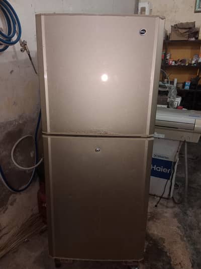 pel medium size fridge for sell