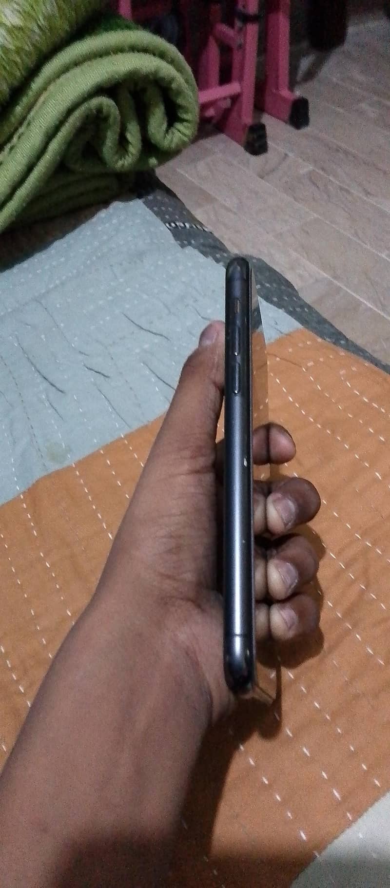 Apple iPhone 11 Pro 4