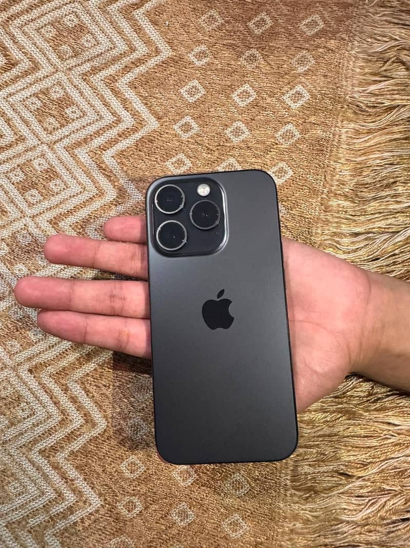 Apple iPhone 15 Pro 0