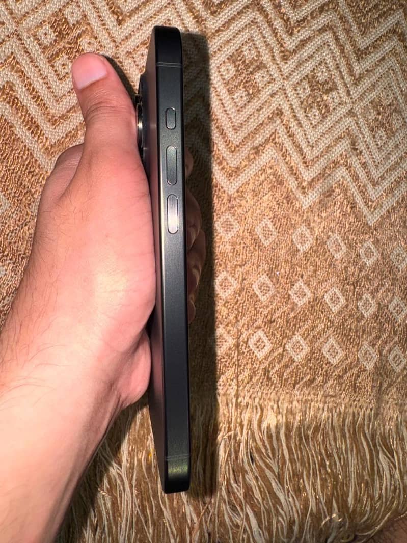 Apple iPhone 15 Pro 1