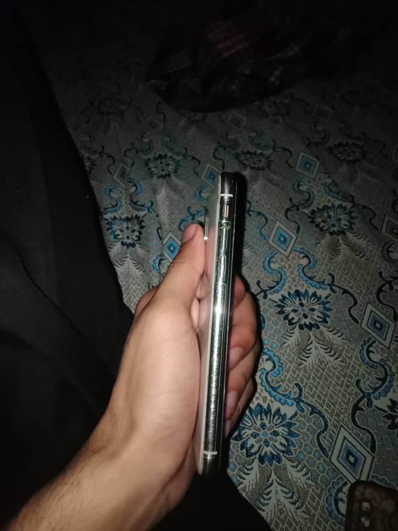 Apple iPhone X 2