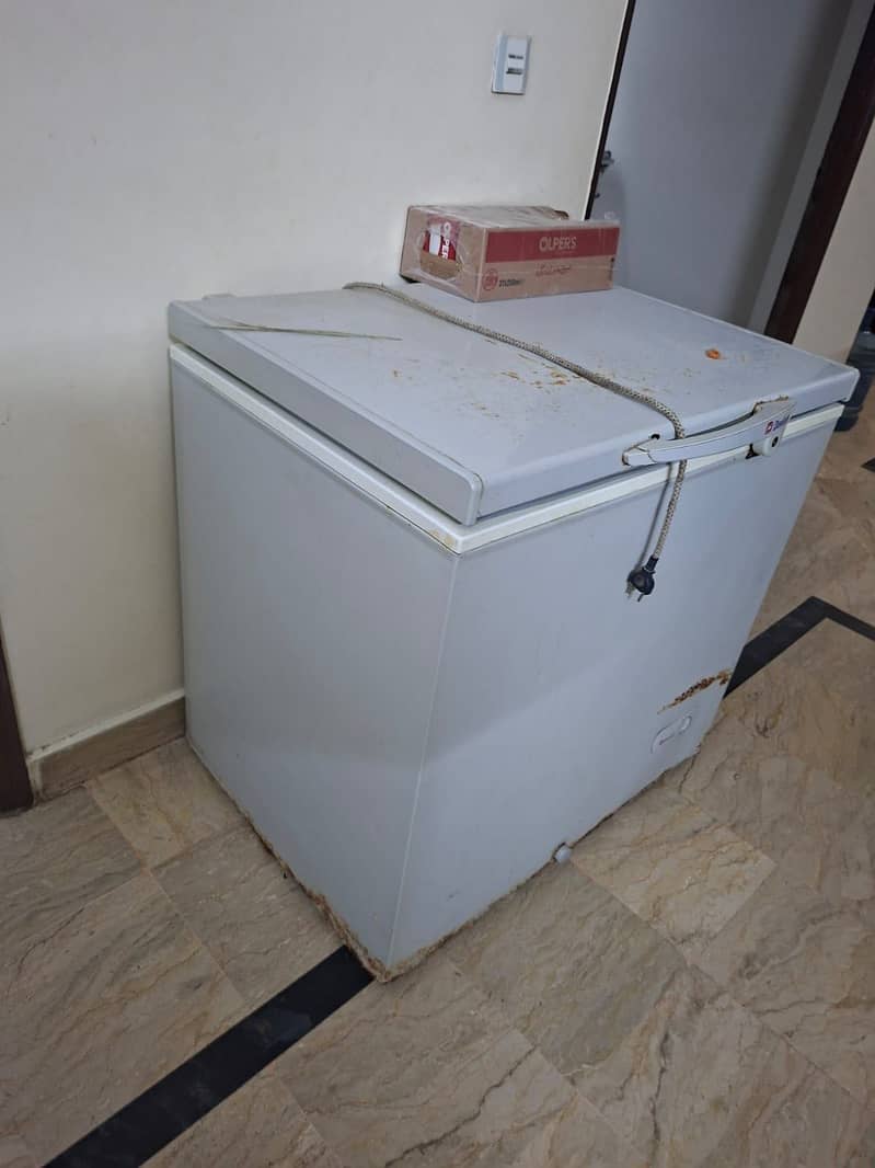 Dawlance deep freezer 1