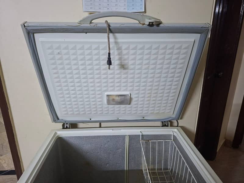 Dawlance deep freezer 2