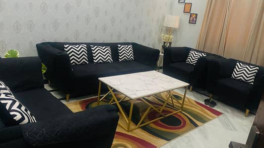 Neat and Clean like Brand New Sofa Set For Urgent sale