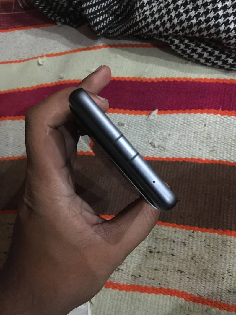 Google Pixel 7a 4