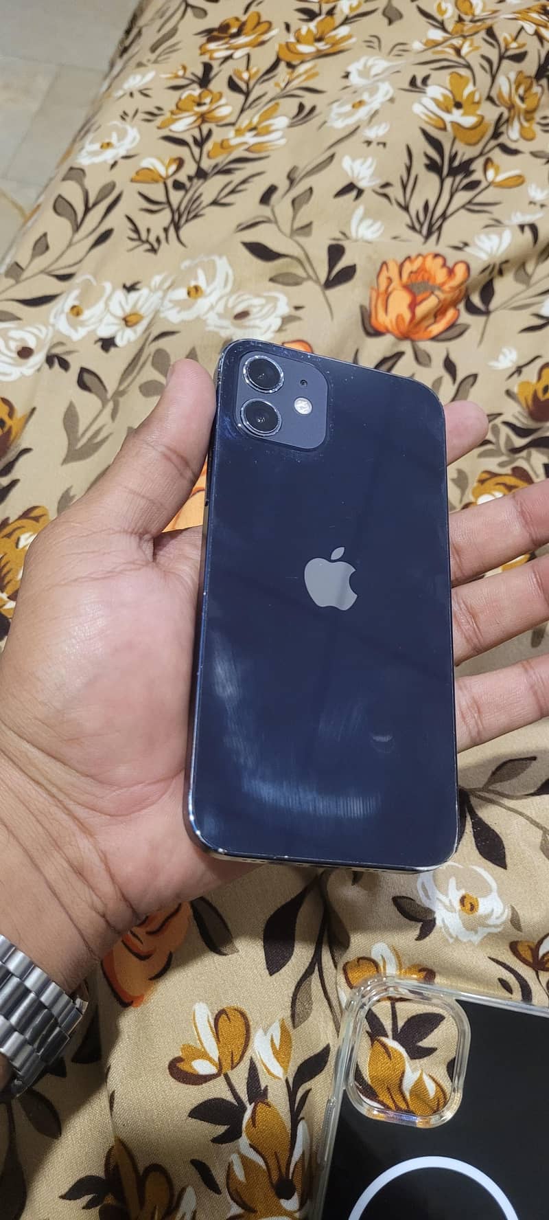 Apple iPhone 12 6