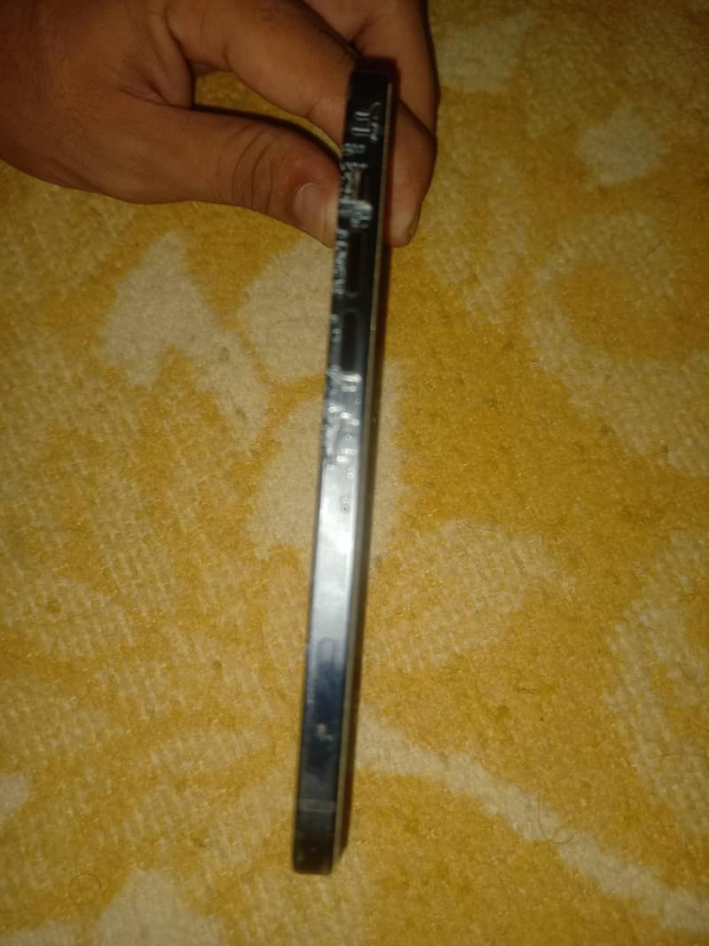 Apple iPhone 12 1