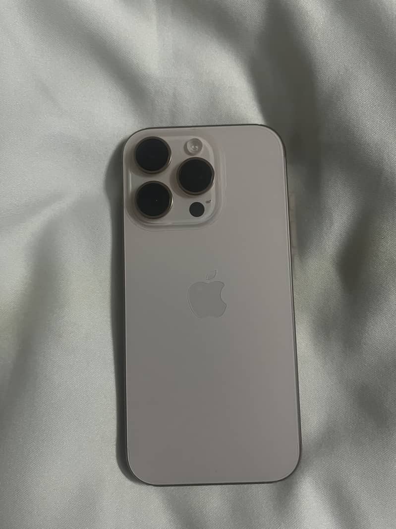 Apple iPhone 16 Pro 2