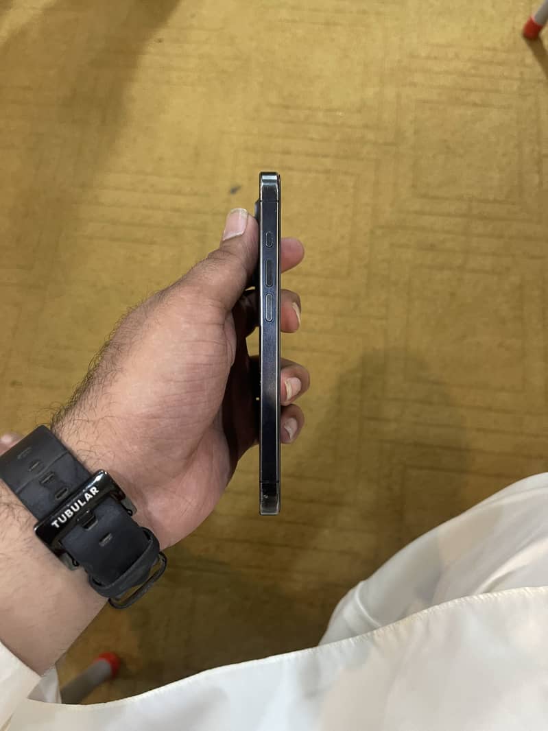 Apple iPhone 15 Pro 1