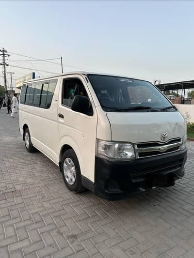 Toyota Hiace 2005