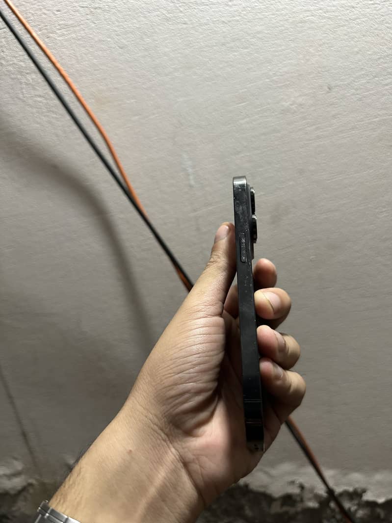 Apple iPhone 14 Pro 4