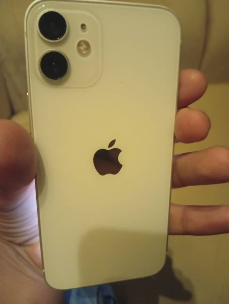 Apple iPhone 12 mini 3