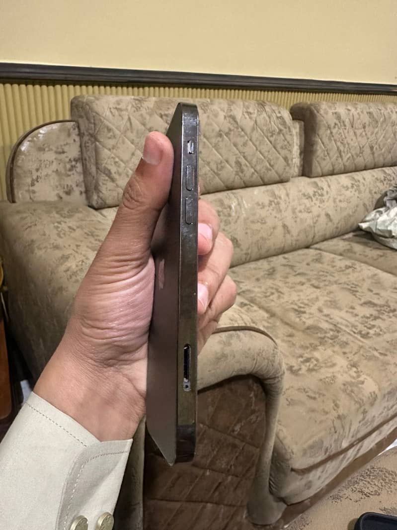 Apple iPhone 12 Pro 2