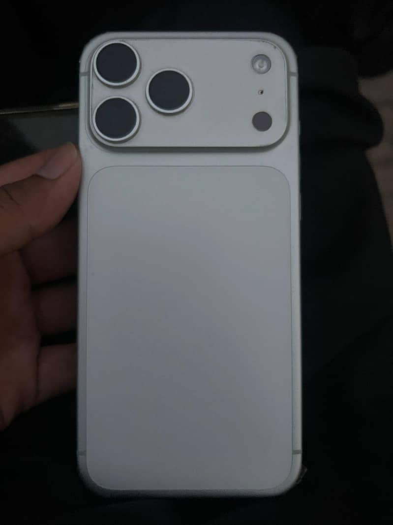 Apple iPhone 17 Pro Max 0