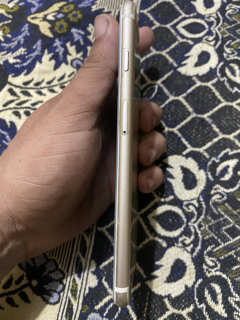 Apple iPhone 7 Plus 5