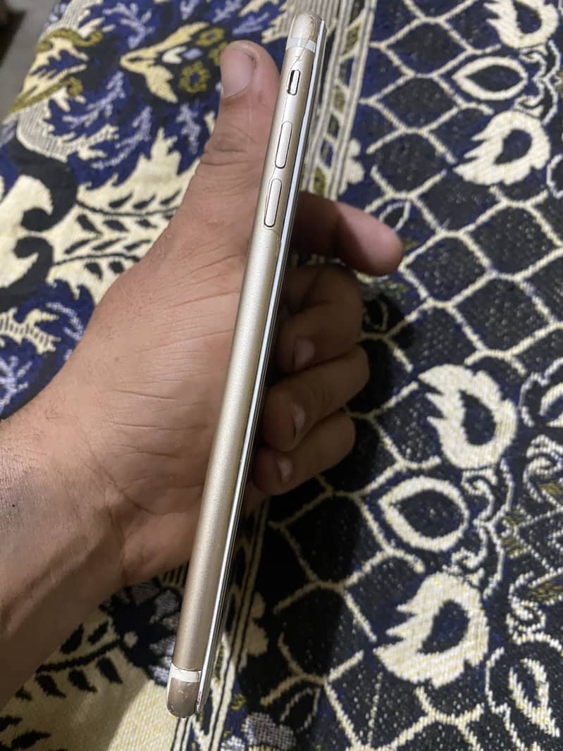 Apple iPhone 7 Plus 6