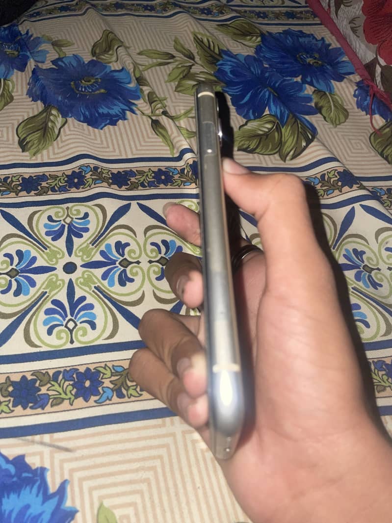 Apple iPhone 11 5