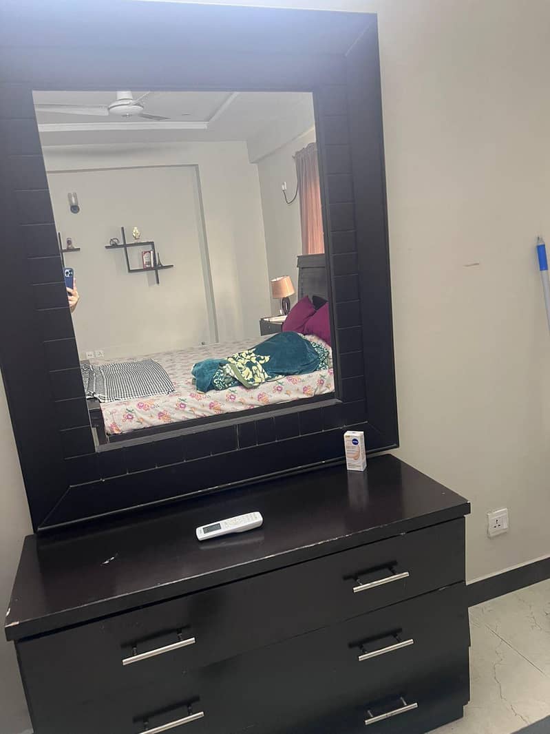 Dressing Table 0