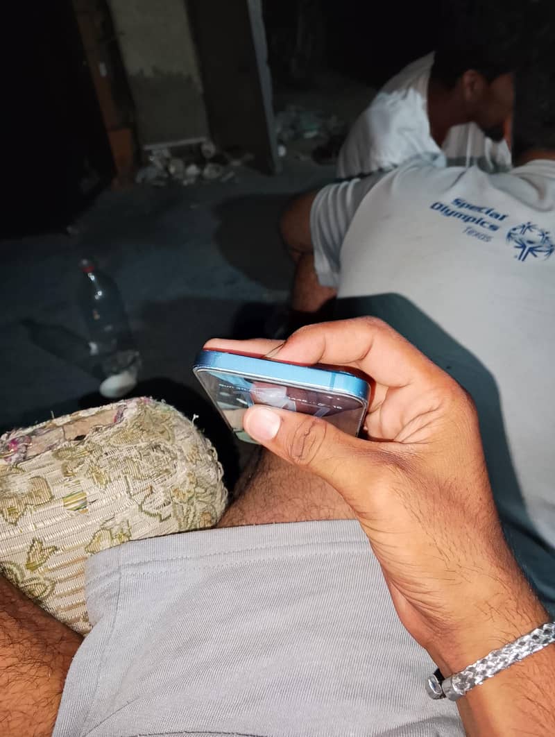 Apple iPhone 13 4
