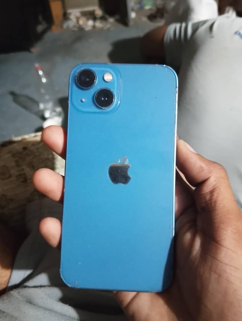 Apple iPhone 13 8