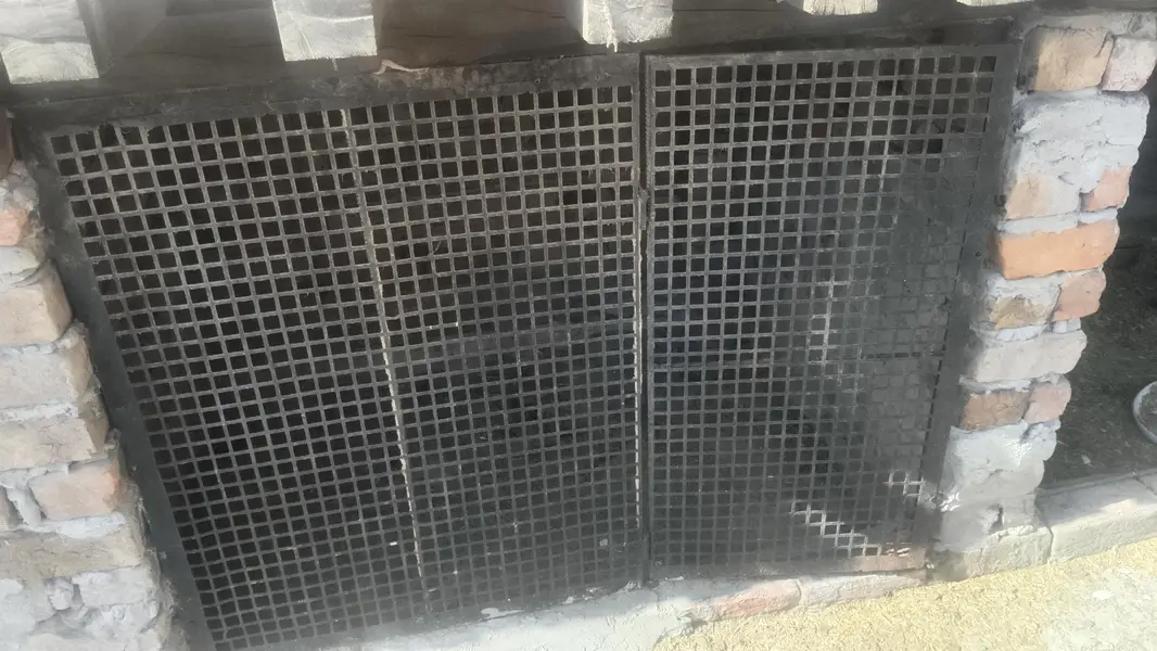 hen cage door 1500